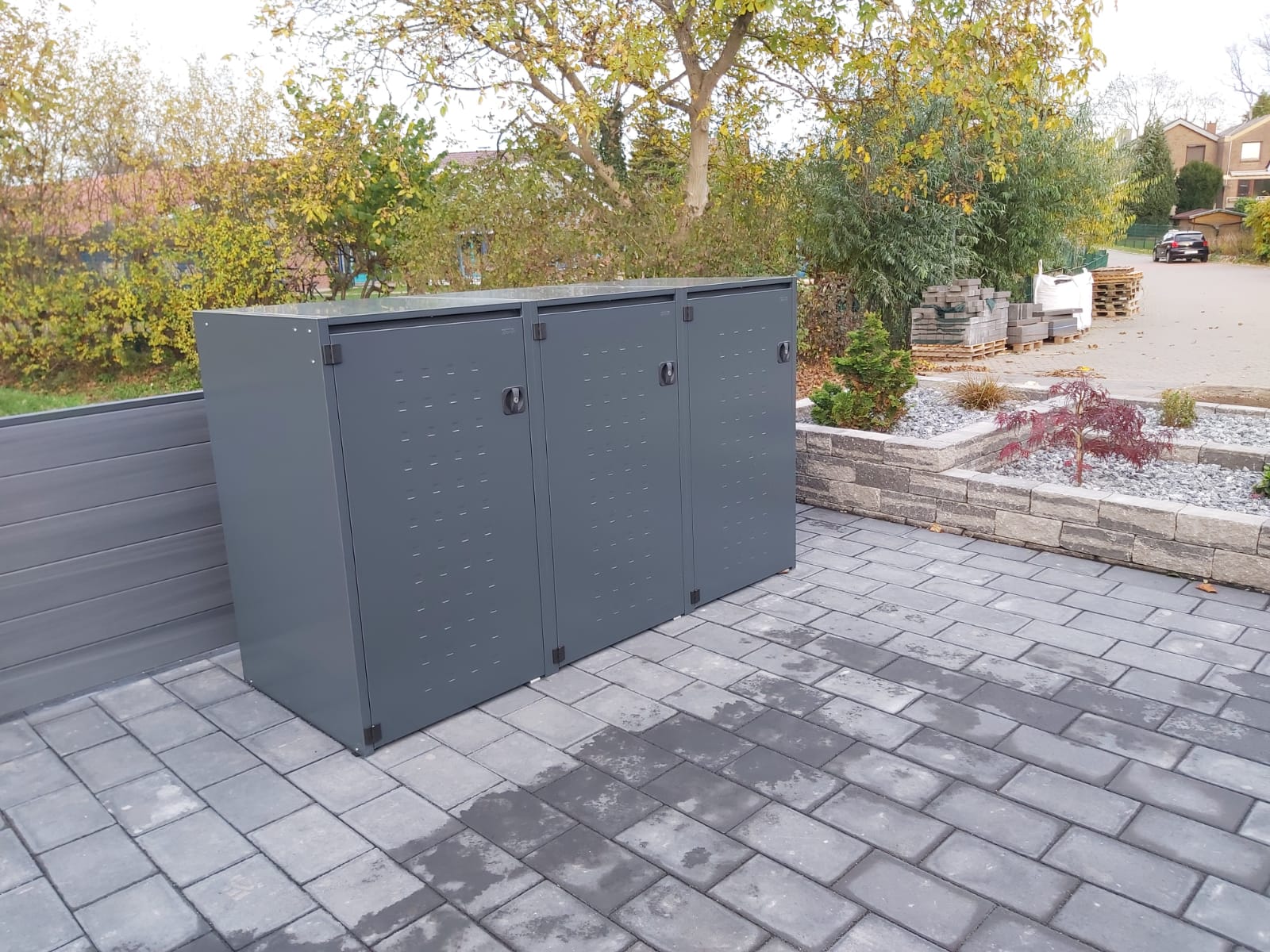 Müllbox Typ Boxxi Stahl verzinkt Anthrazit RAL-7016 mit Kipp-Deckel für 3x 240L – Bild 7